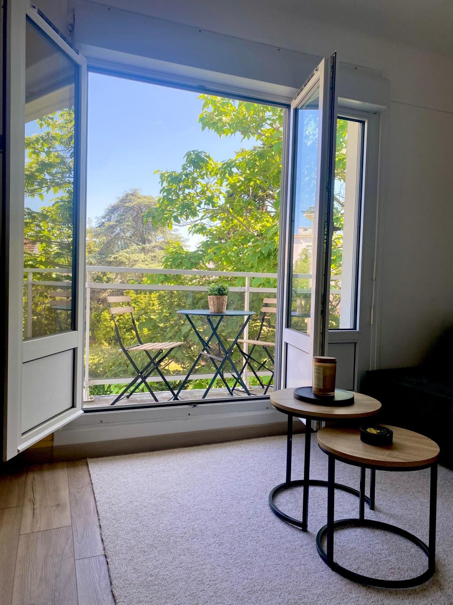 Appartement Cosy Au Coeur De Reims Exterior photo